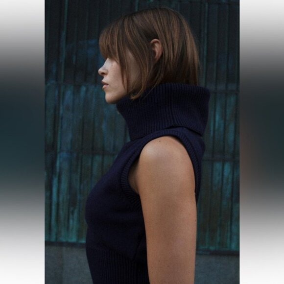 ZARA HIGH COLLAR KNIT SHORT VEST - Picture 1 of 5